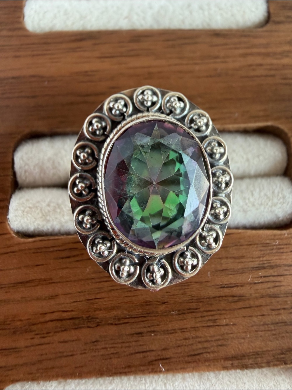 Vintage-Style Women’s Ring with Green-Purple Mystic Gem - Picture 1 of 2